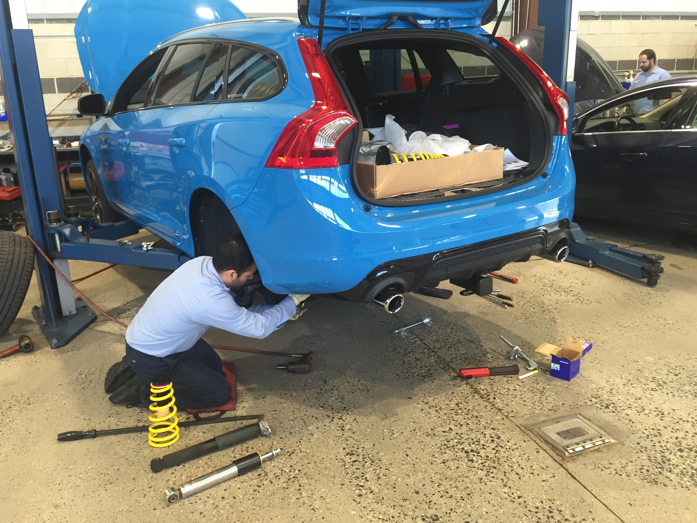 edwin installing rear (Custom) - Scandinavian Imports